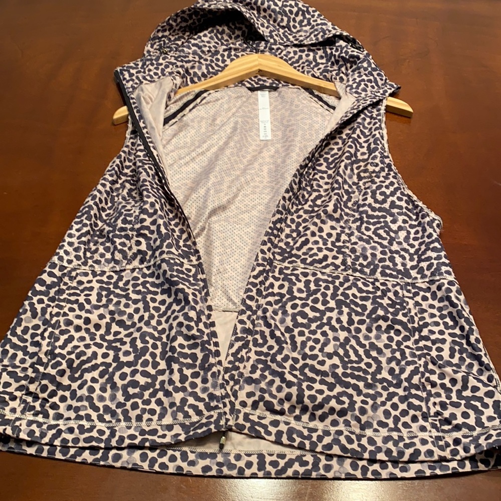 Lululemon leopard print vest jacket